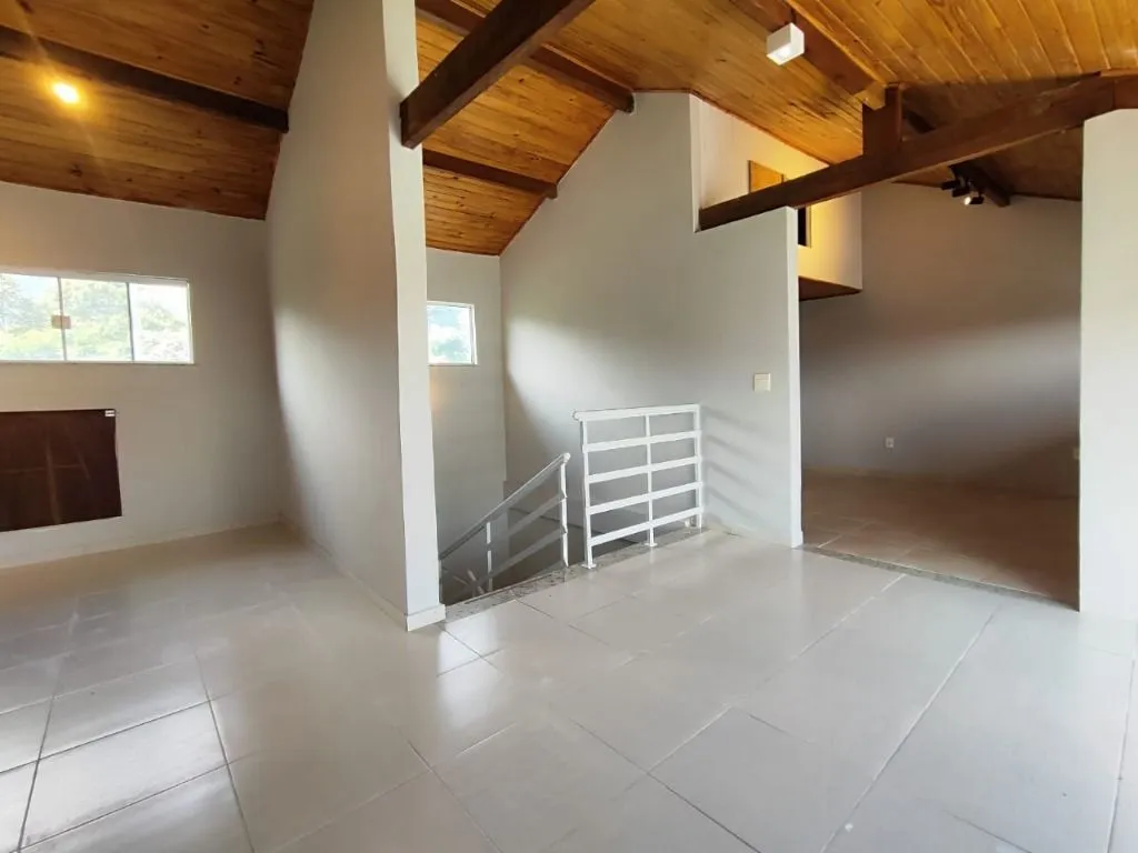 House with 5 bedrooms, 5 bathrooms, 400 m² — photo 29