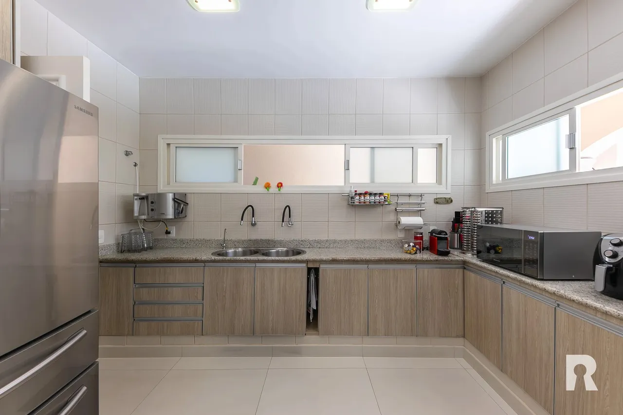 Furnished house with 4 bedrooms and a gas kitchen — photo 3