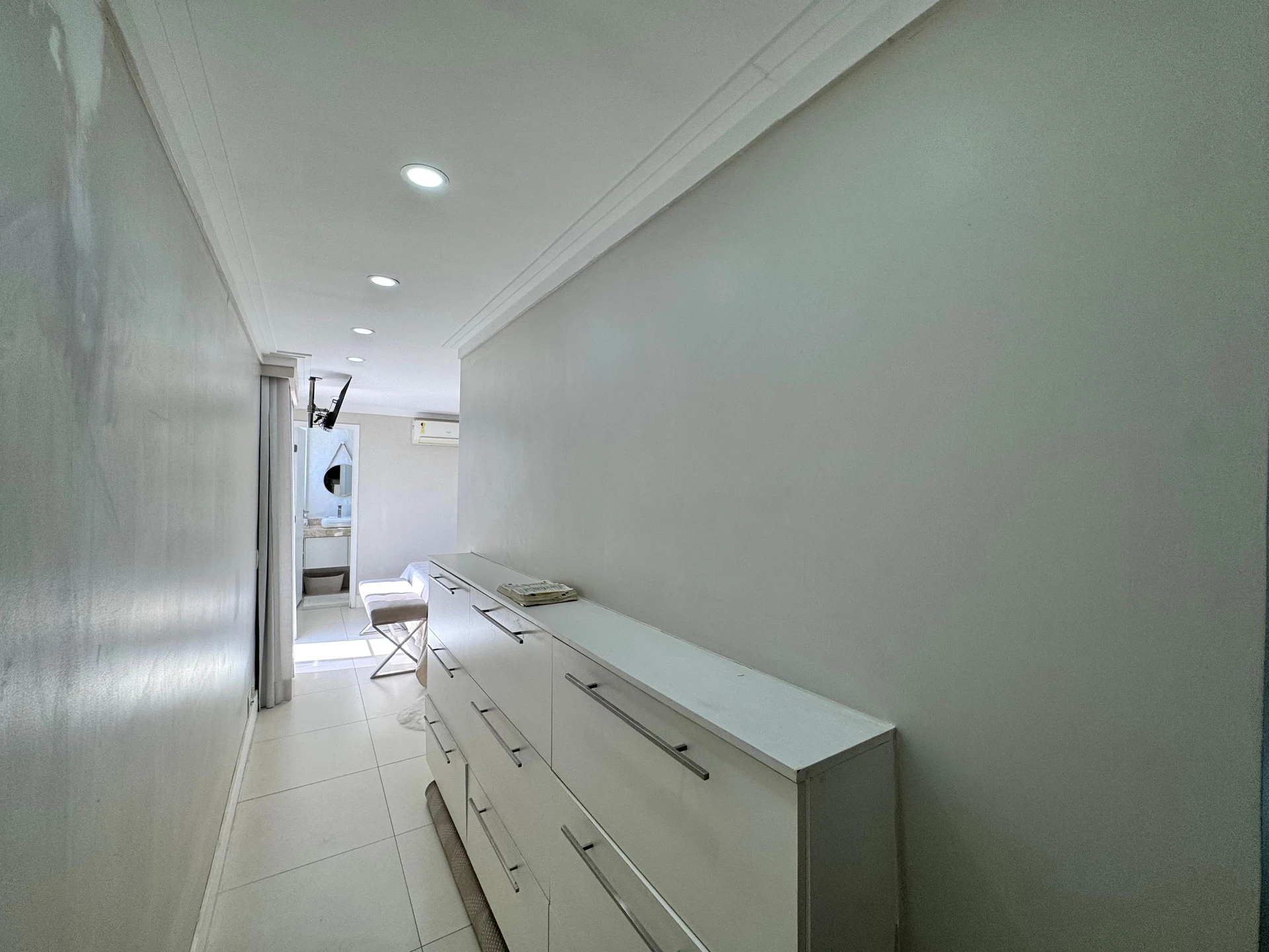 Furnished apartment with 3 bedrooms and 2 parking spaces — photo 47
