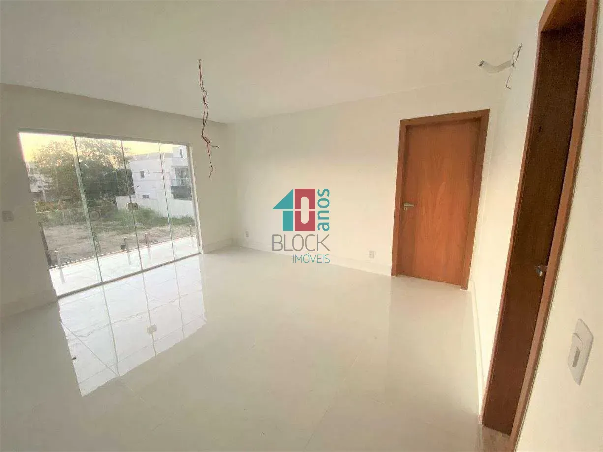 House with a gas open-plan kitchen and 4 bedrooms — photo 15
