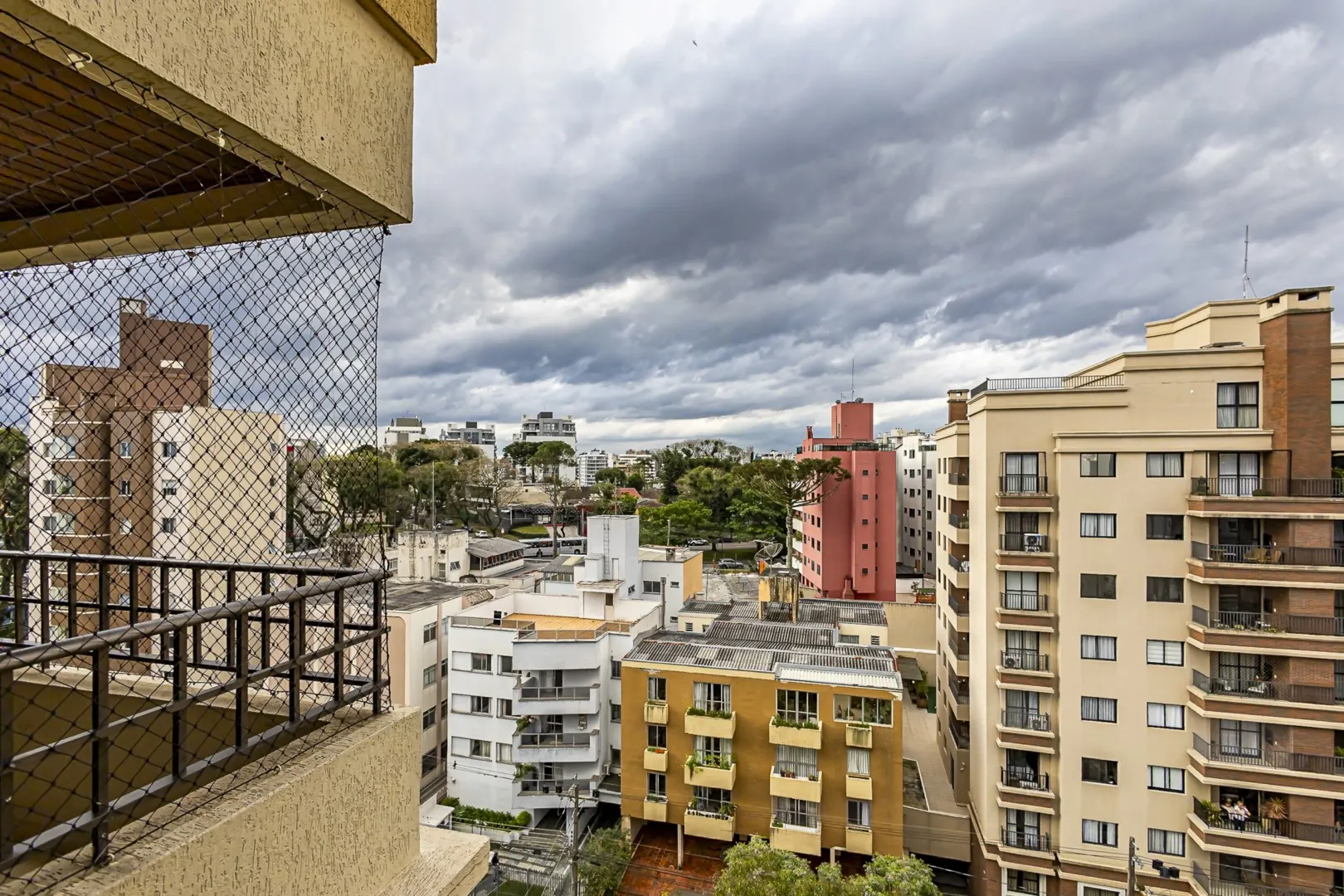 Квартира с балконом 136 м² и 3 спальнями — photo 39