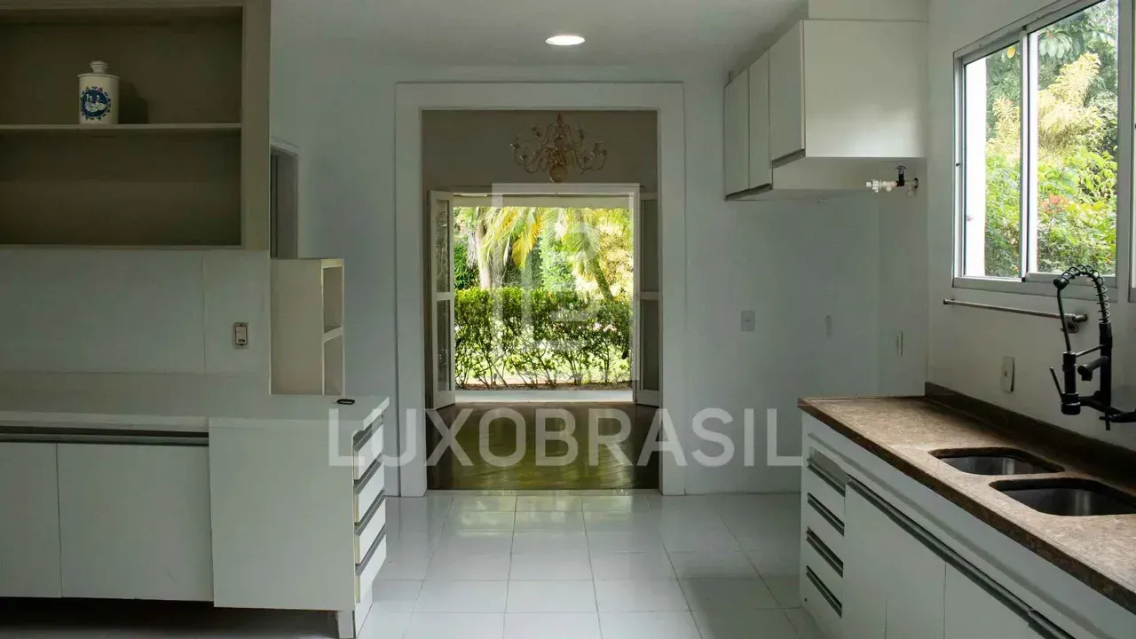 Casa com 5 quartos, 647 m² e churrasqueira na varanda — photo 9