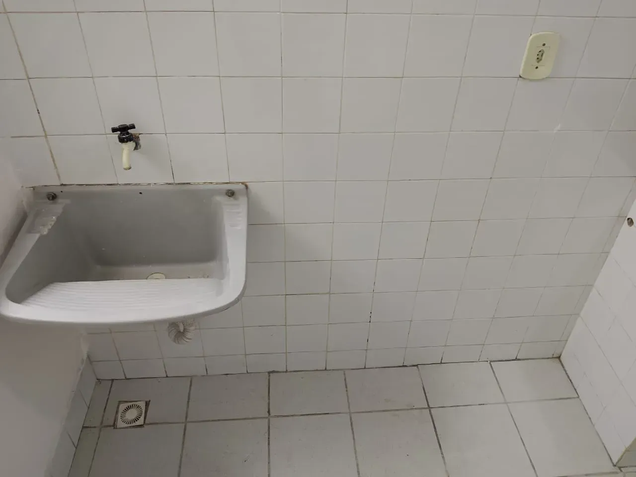 1-bedroom 1-bath apartment with no parking — photo 6