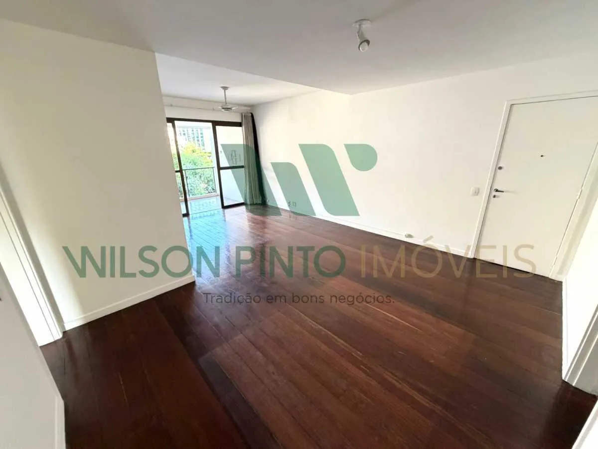2-bedroom apartment with a mountain view in Rio de Janeiro — photo 9