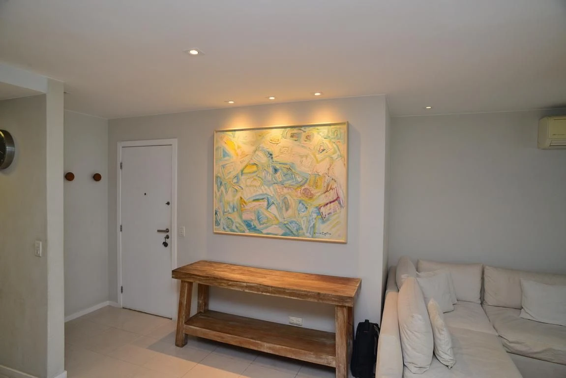 3-bedroom apartment with a glass-enclosed balcony — photo 40