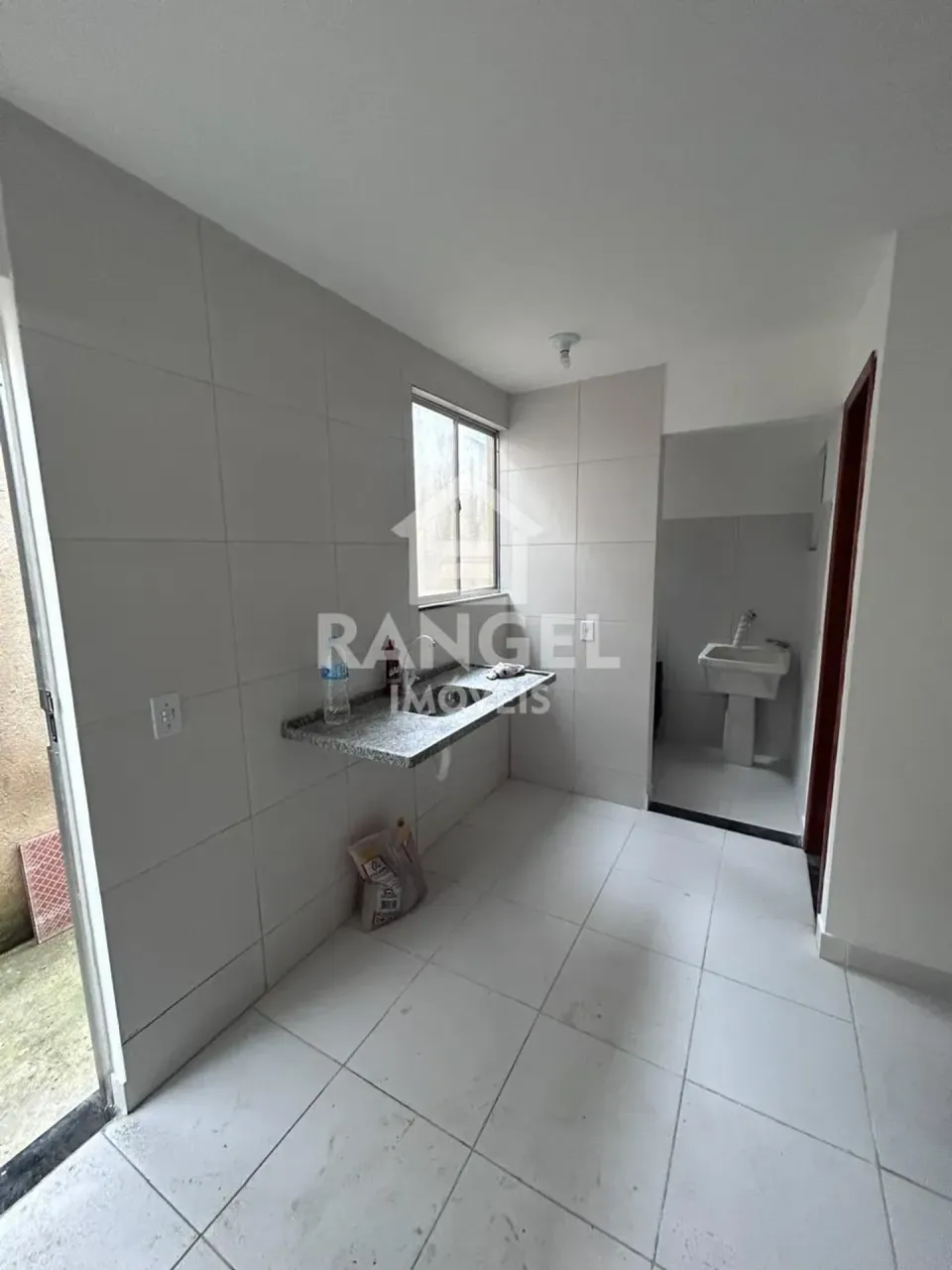 Estudio sin amueblar con cocina independiente — photo 2