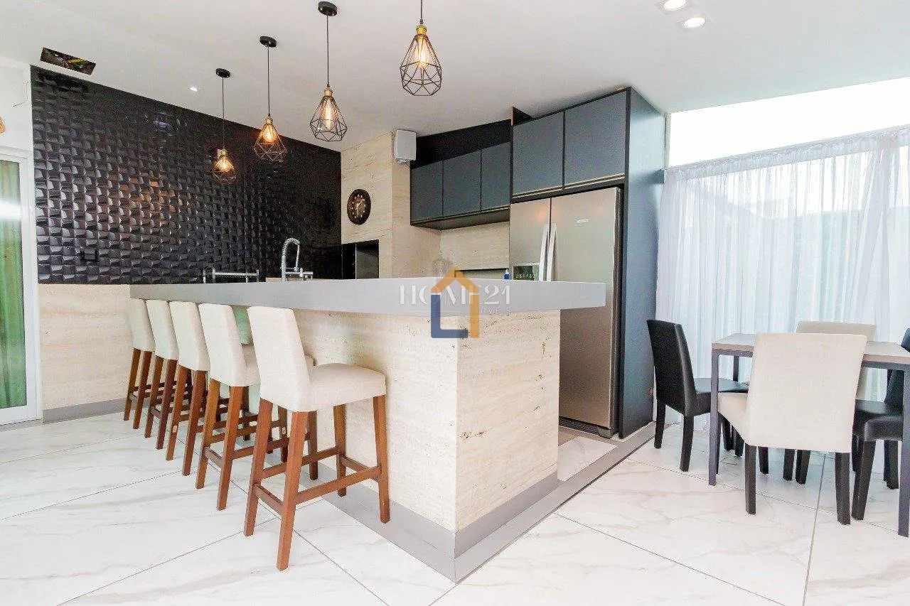 Furnished 470 m² house with 4 bedrooms and private garden — photo 96