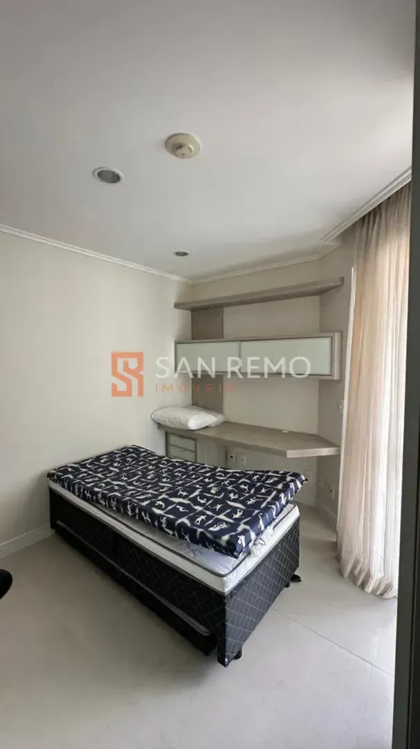Furnished top-floor unit with 2 bedrooms and glass balcony — photo 14