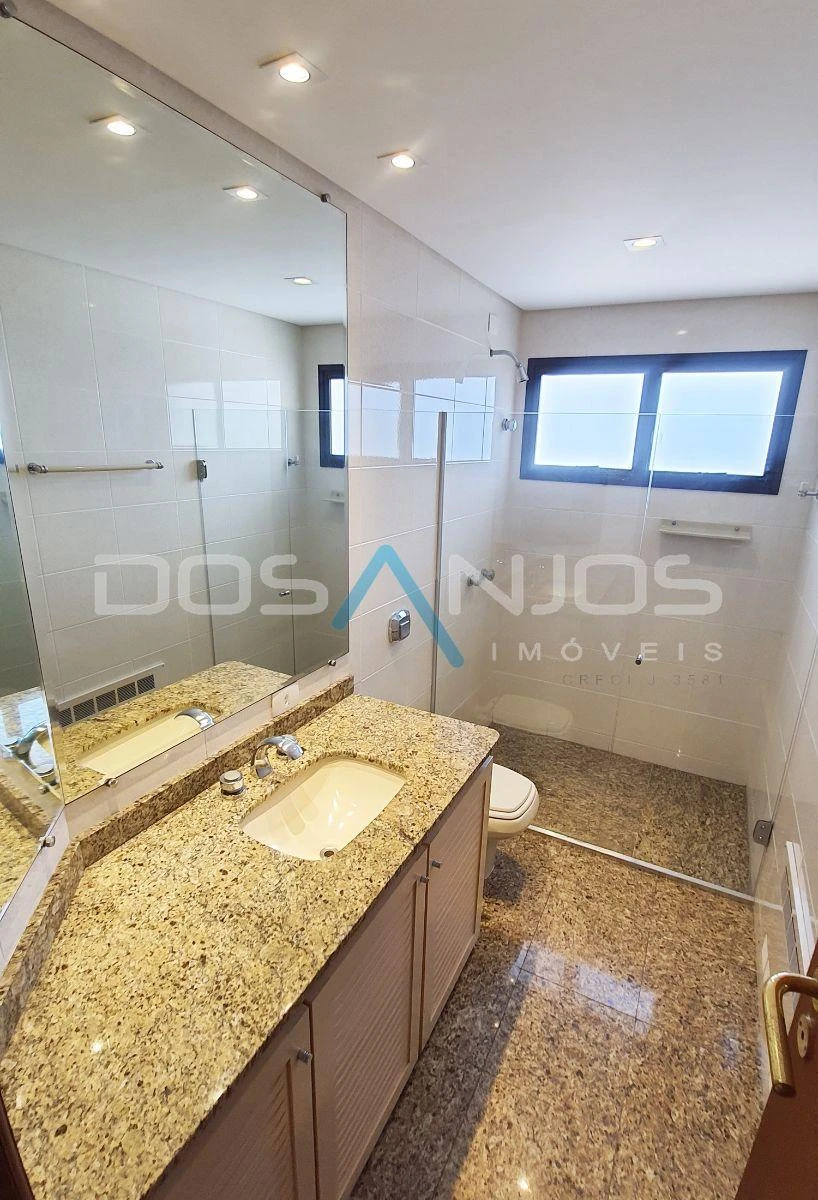 Furnished apartment with 4 bedrooms and 270 m² — photo 14