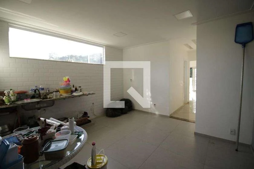Casa de 381 m² com 7 quartos, 4 banheiros e jardim — photo 29