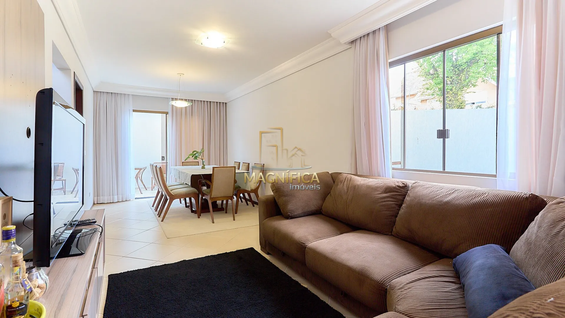 House with 3 bedrooms and 3 bathrooms, no parking