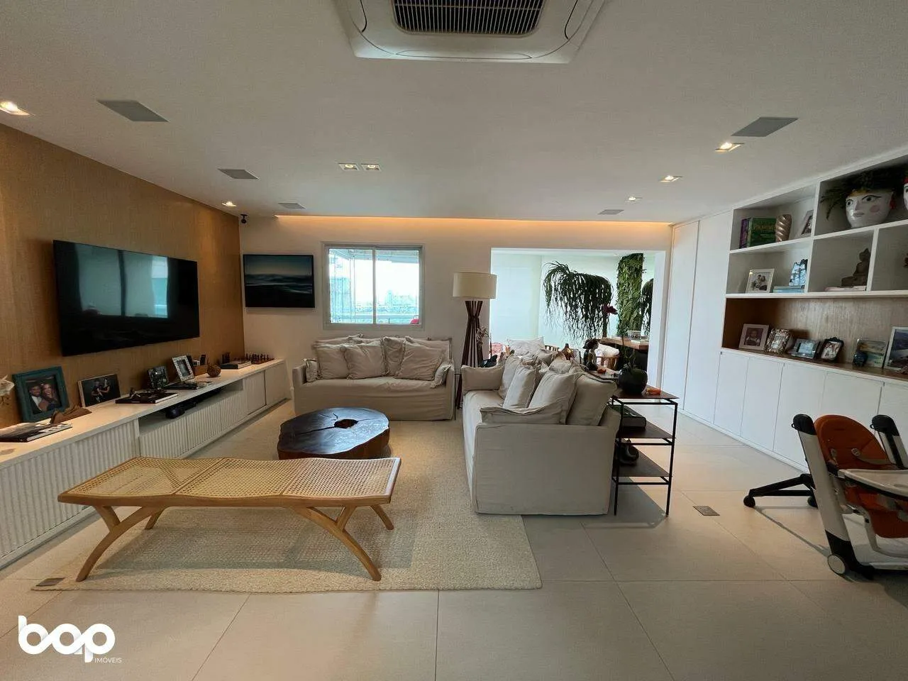 Furnished 3-bedroom apartment with a gas open-plan kitchen — photo 17