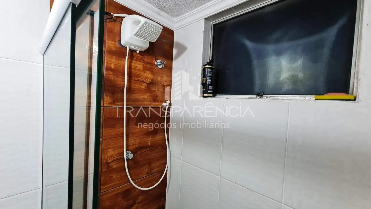 Wood or laminate floors in a 2-bedroom apartment, 45 m² — photo 11