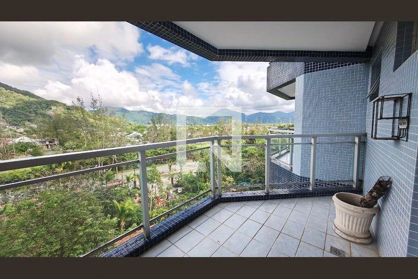 Furnished apartment with 2 bedrooms and balcony