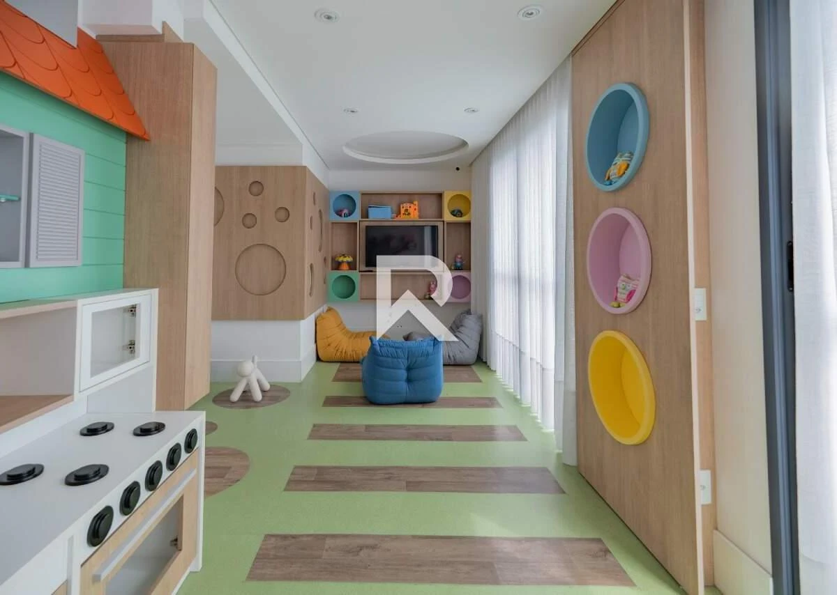 3-bedroom apartment with a walk-in closet in Curitiba — photo 37