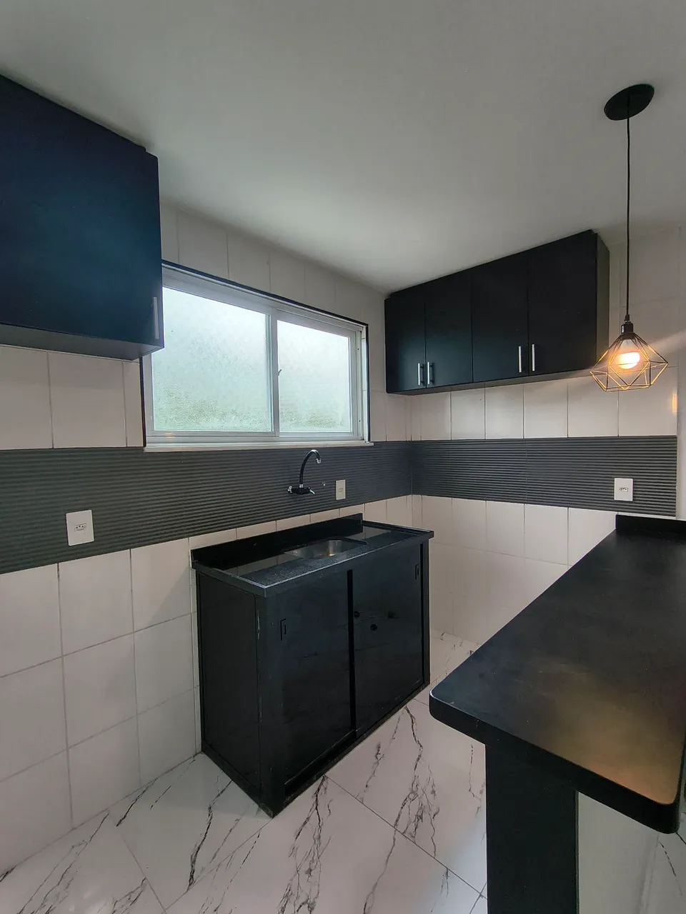 Unfurnished 1-bedroom apartment with open-plan kitchen — photo 6