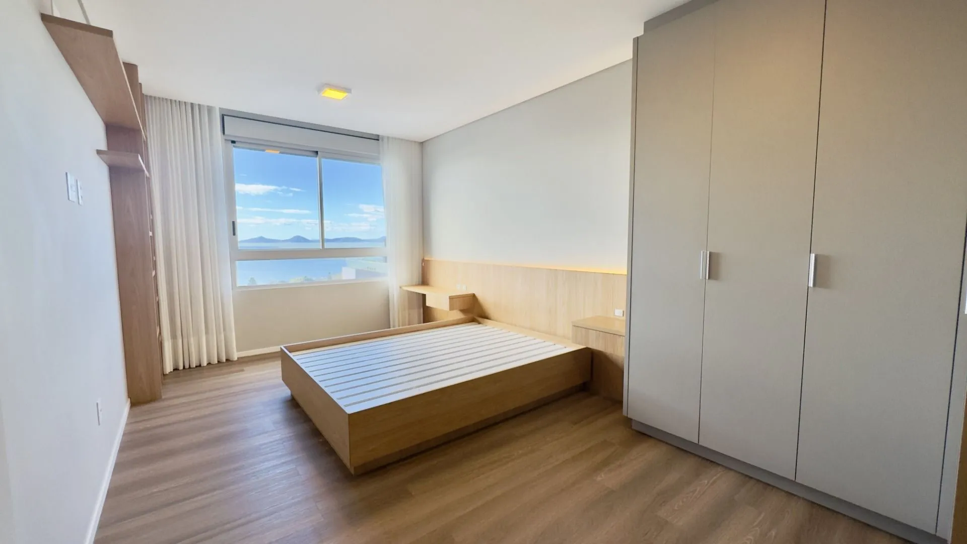 Water view in a 2-bedroom apartment, 110 m² — photo 3