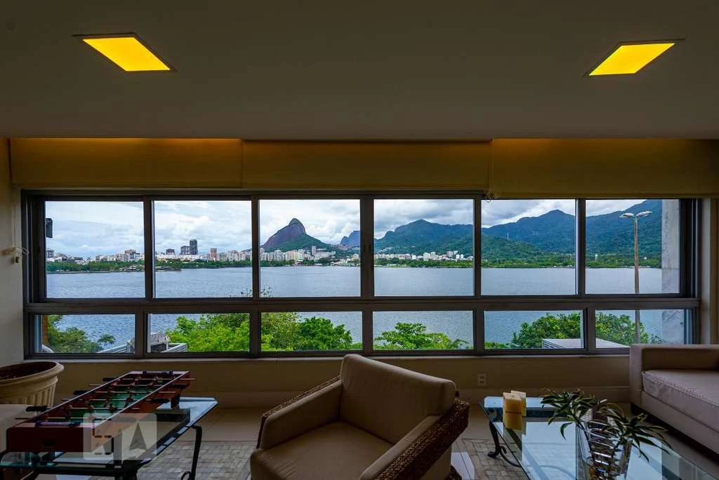 Rental apartment with 4 bedrooms and 200 m² — photo 7
