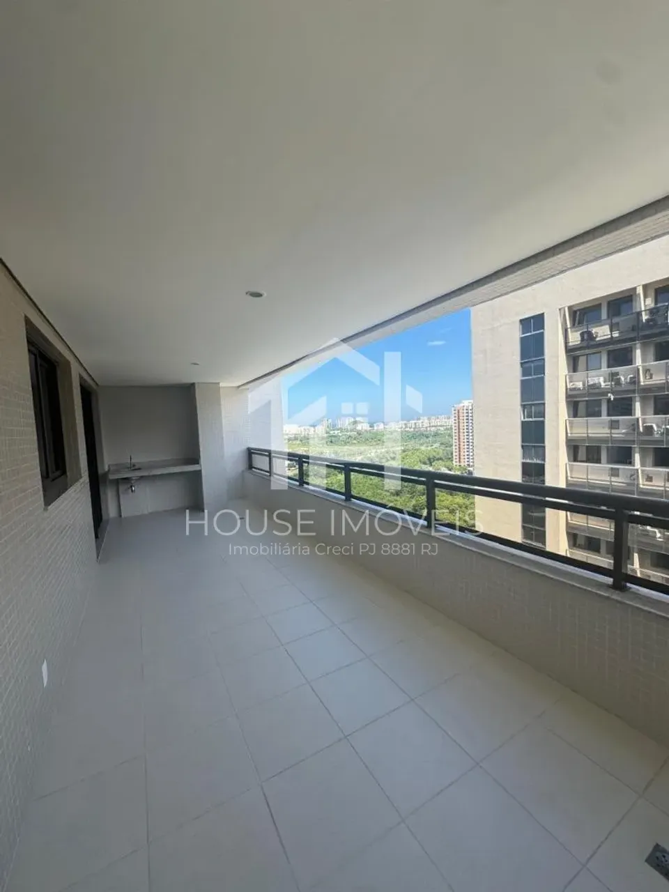 Apartment with 3 bedrooms and a balcony with mountain views — photo 13