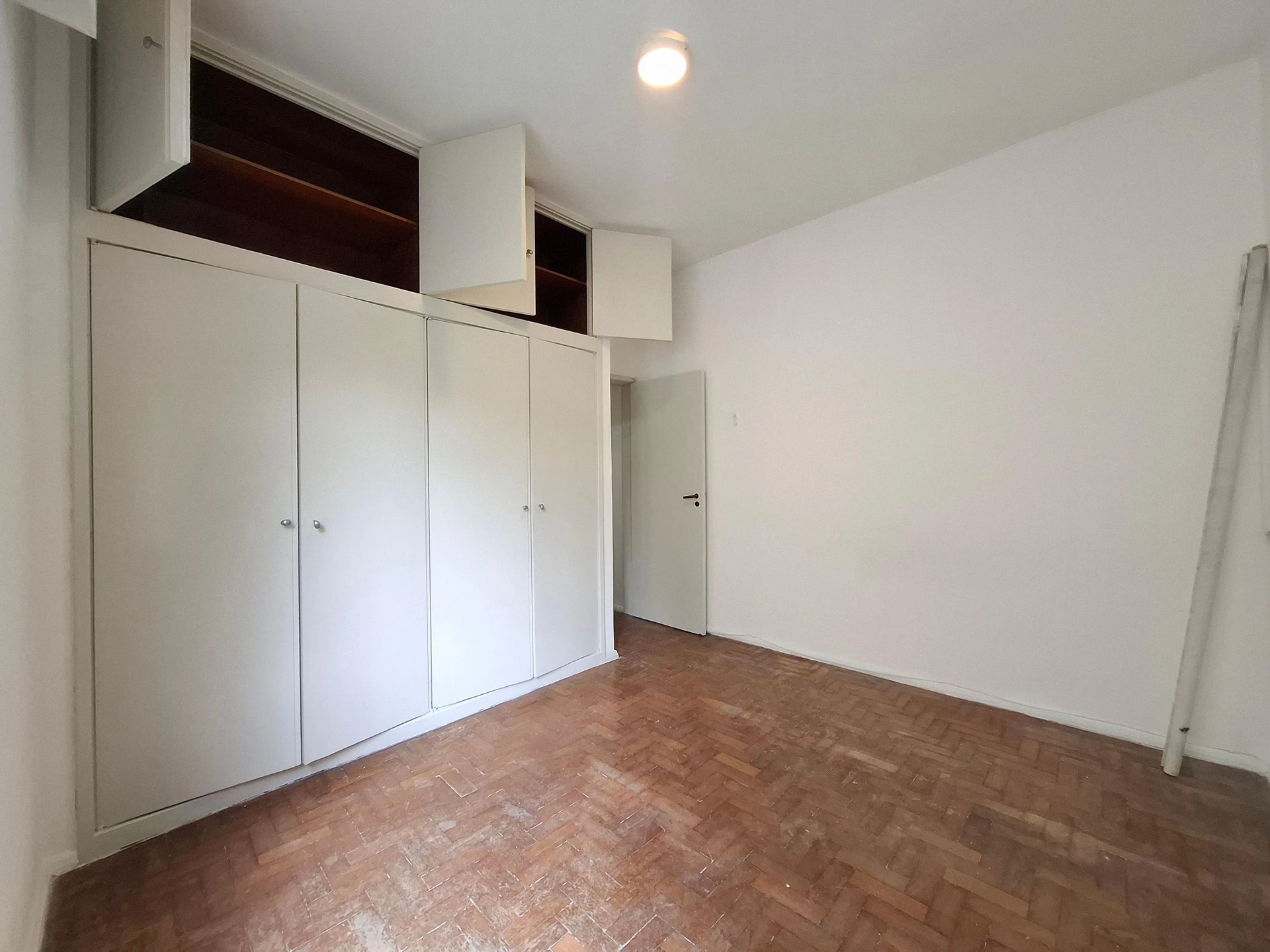 One-bedroom apartment with a mountain view in Rio de Janeiro — photo 11