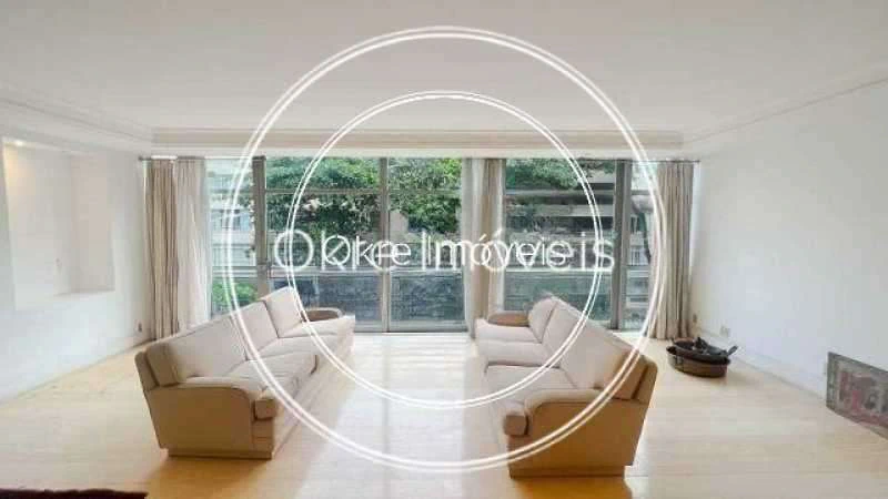 300 m² apartment with 4 bedrooms and 4 bathrooms — photo 11
