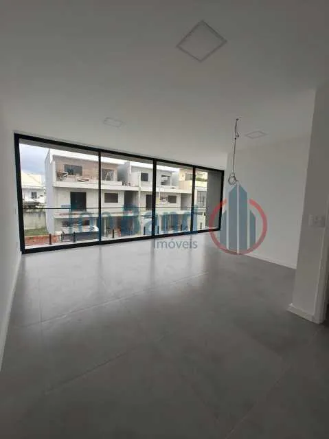 Unfurnished house with 4 bedrooms and 1 bathroom — photo 20