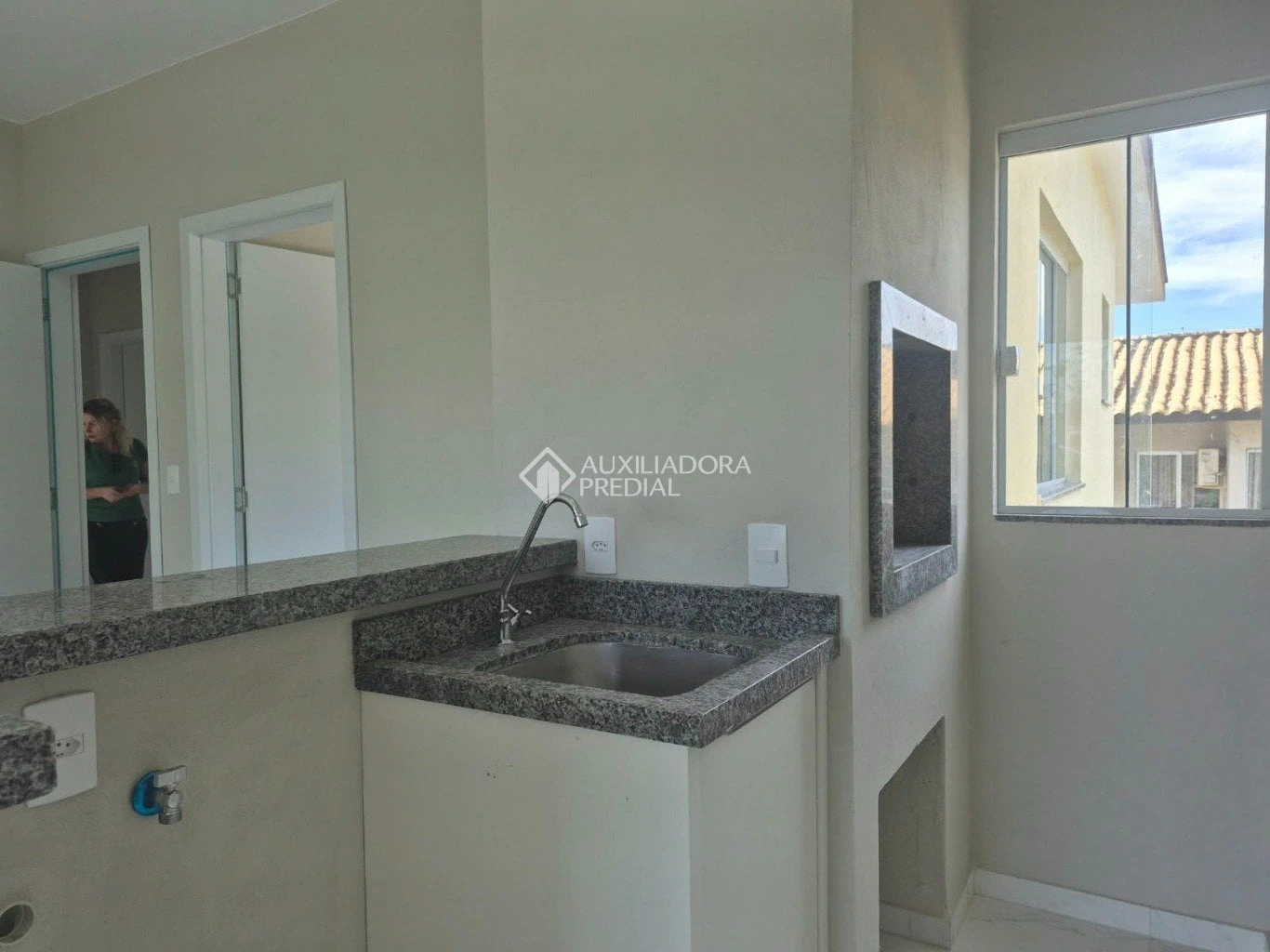 Mountain view in a one-bedroom apartment, 35 m² — photo 11