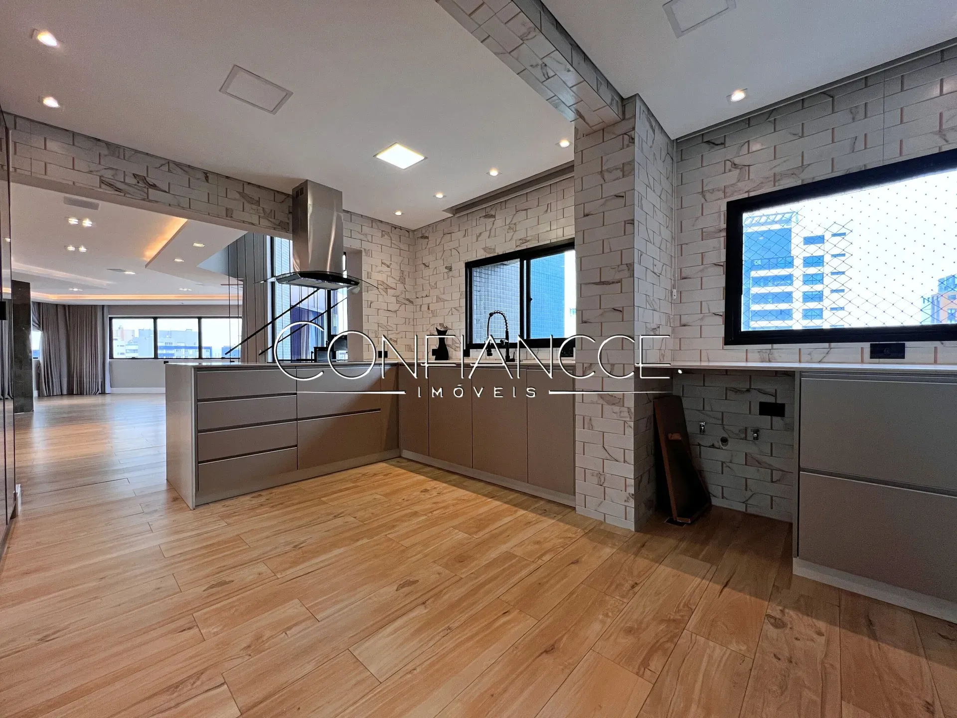 Apartamento de 463 m² con 3 suites y 4 plazas — photo 13