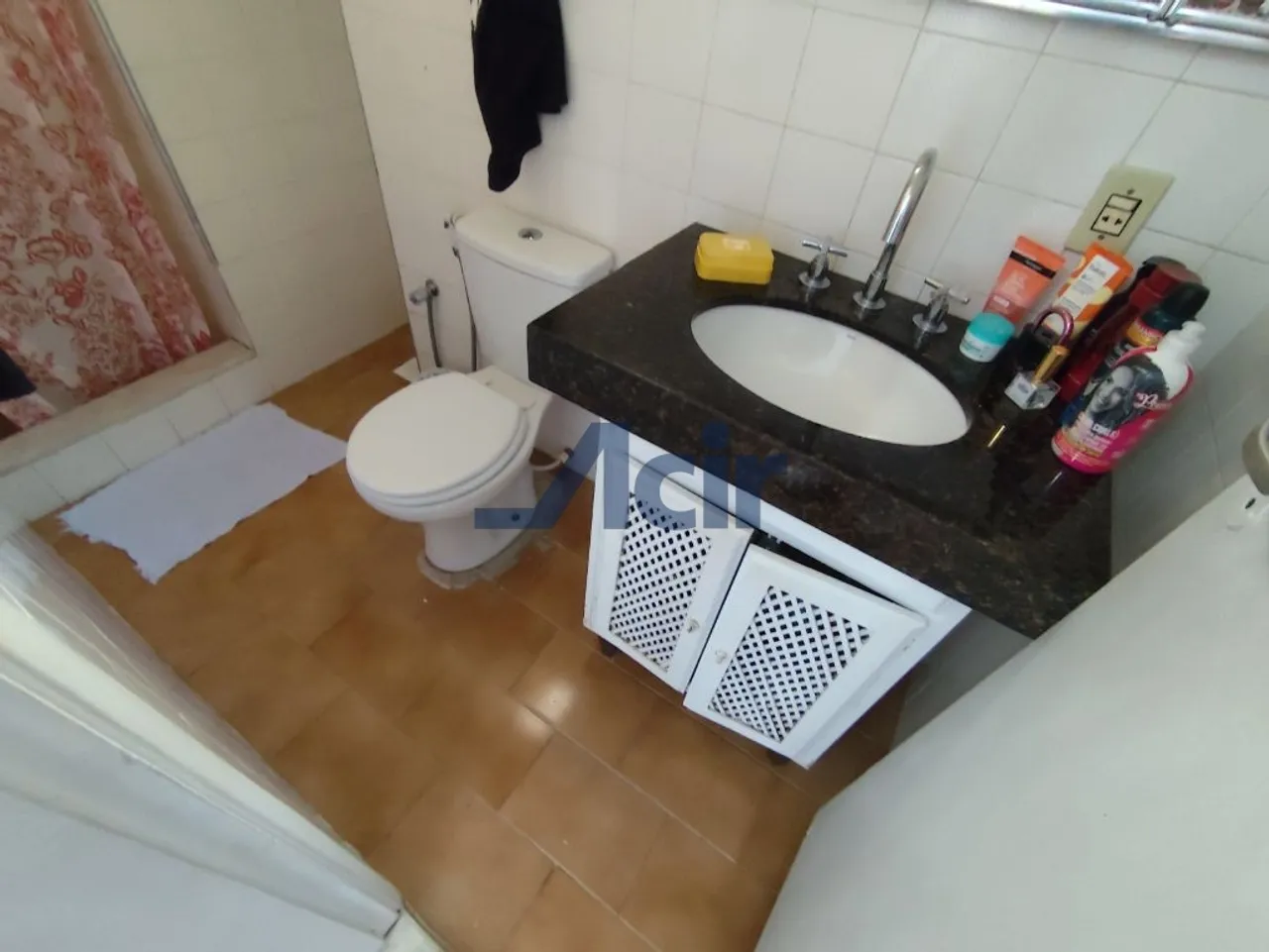 3-bedroom apartment with balcony and city view — photo 19