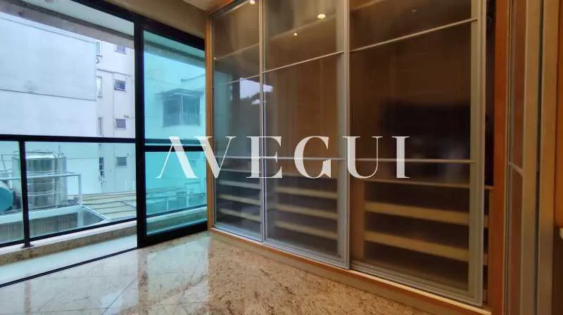 165 m² apartment with 3 bedrooms, 5 baths, and balcony — photo 13