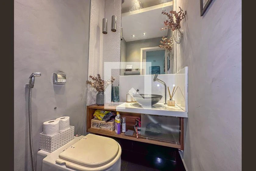 Furnished 2-bedroom apartment with a ready desk — photo 13