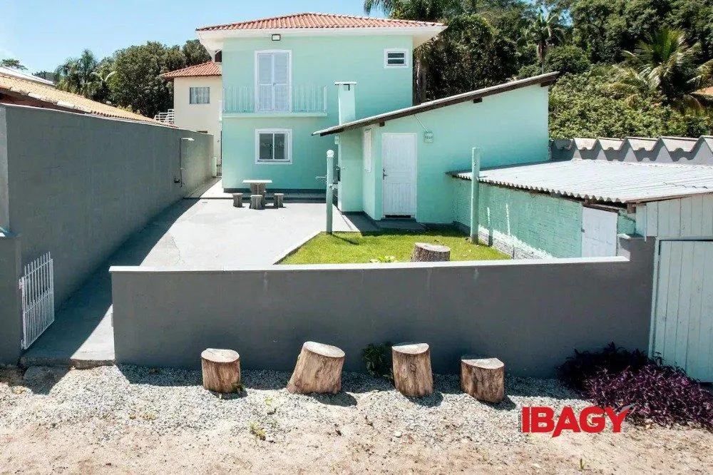 3-bedroom house with a water view in Florianópolis — photo 58