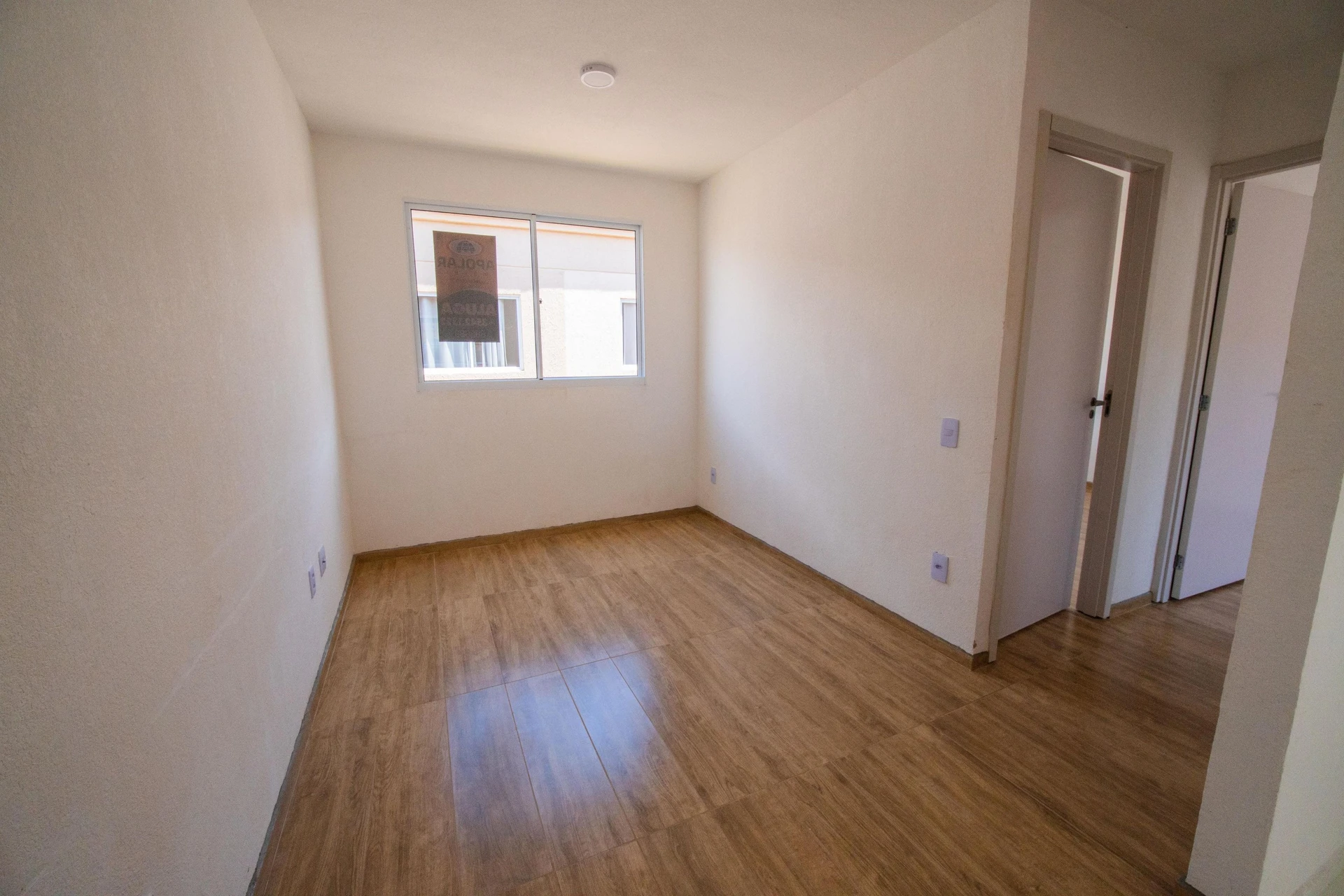 2-bedroom apartment with wood or laminate floors in Curitiba