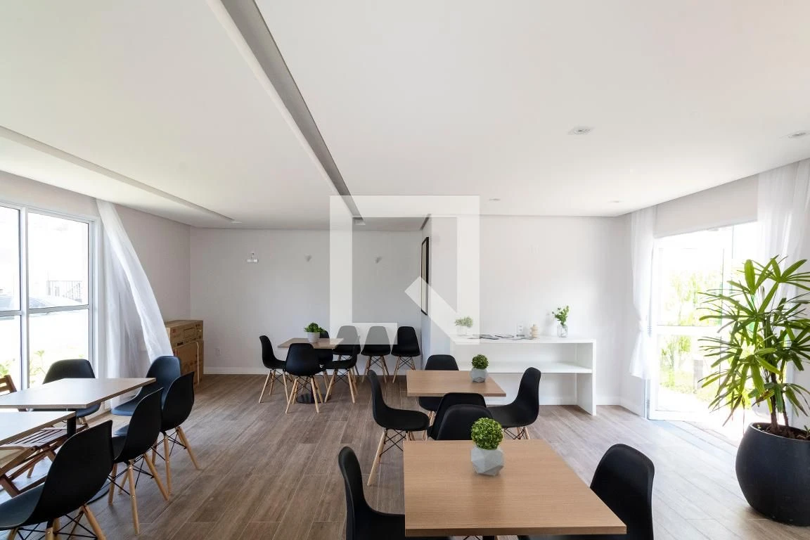 2-bedroom apartment with 1 bathroom, no parking — photo 4