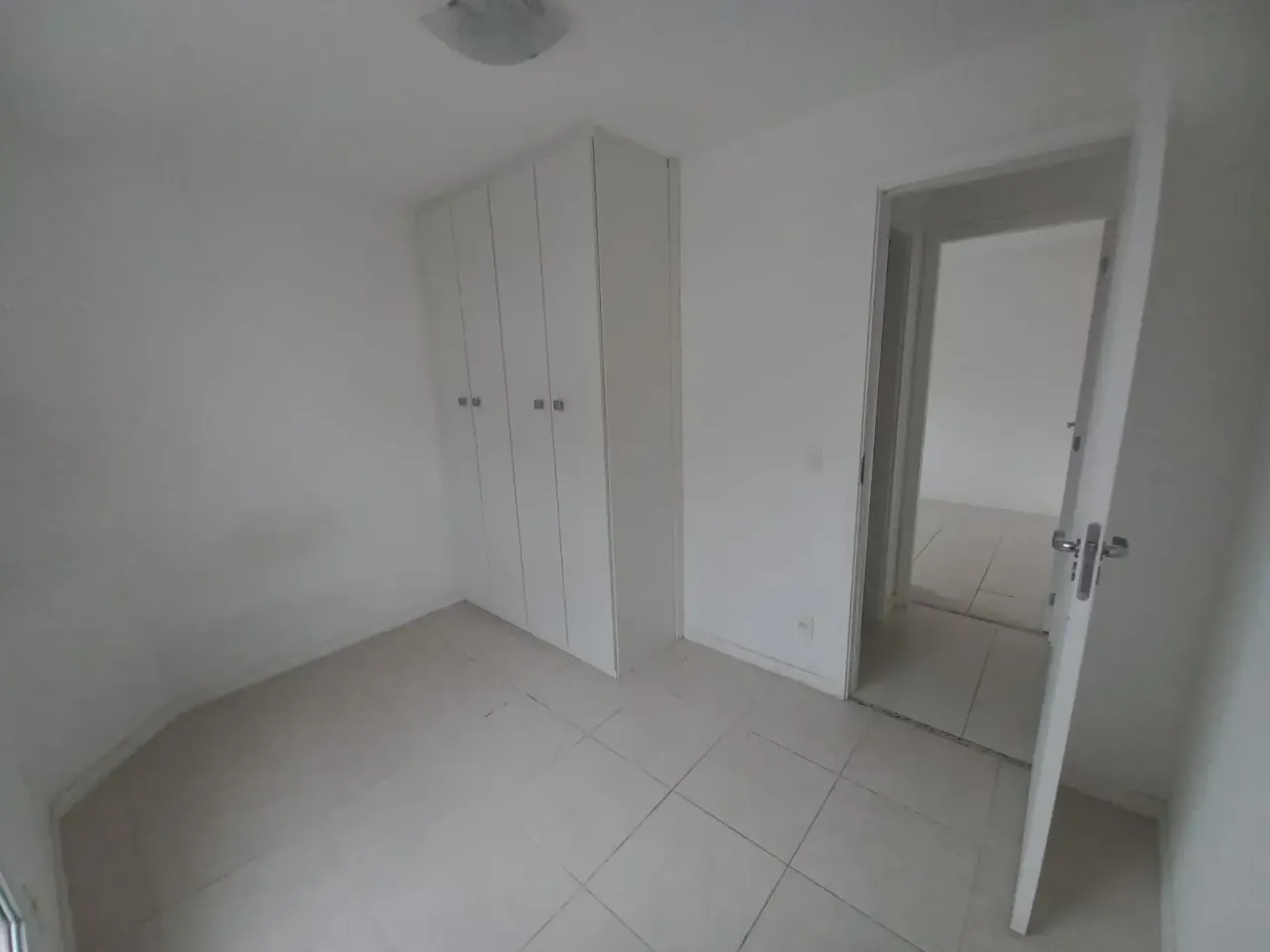 3-bedroom 3-bath apartment with 1 parking space — photo 12
