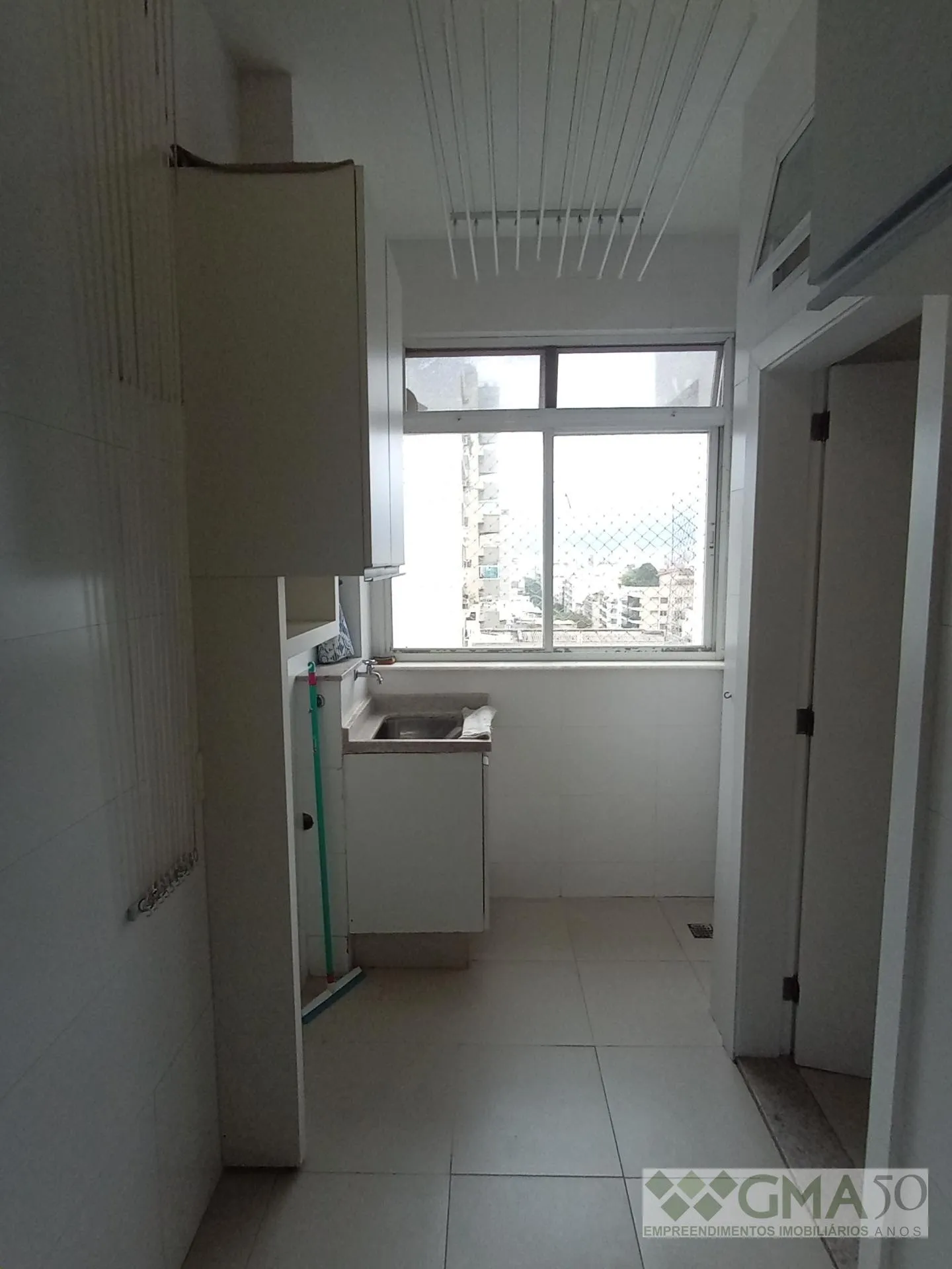 3-bedroom apartment with a mountain view — photo 6