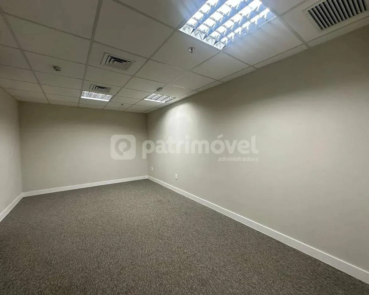 Sala comercial de 779 m², 1 quarto e 6 banheiros — photo 20