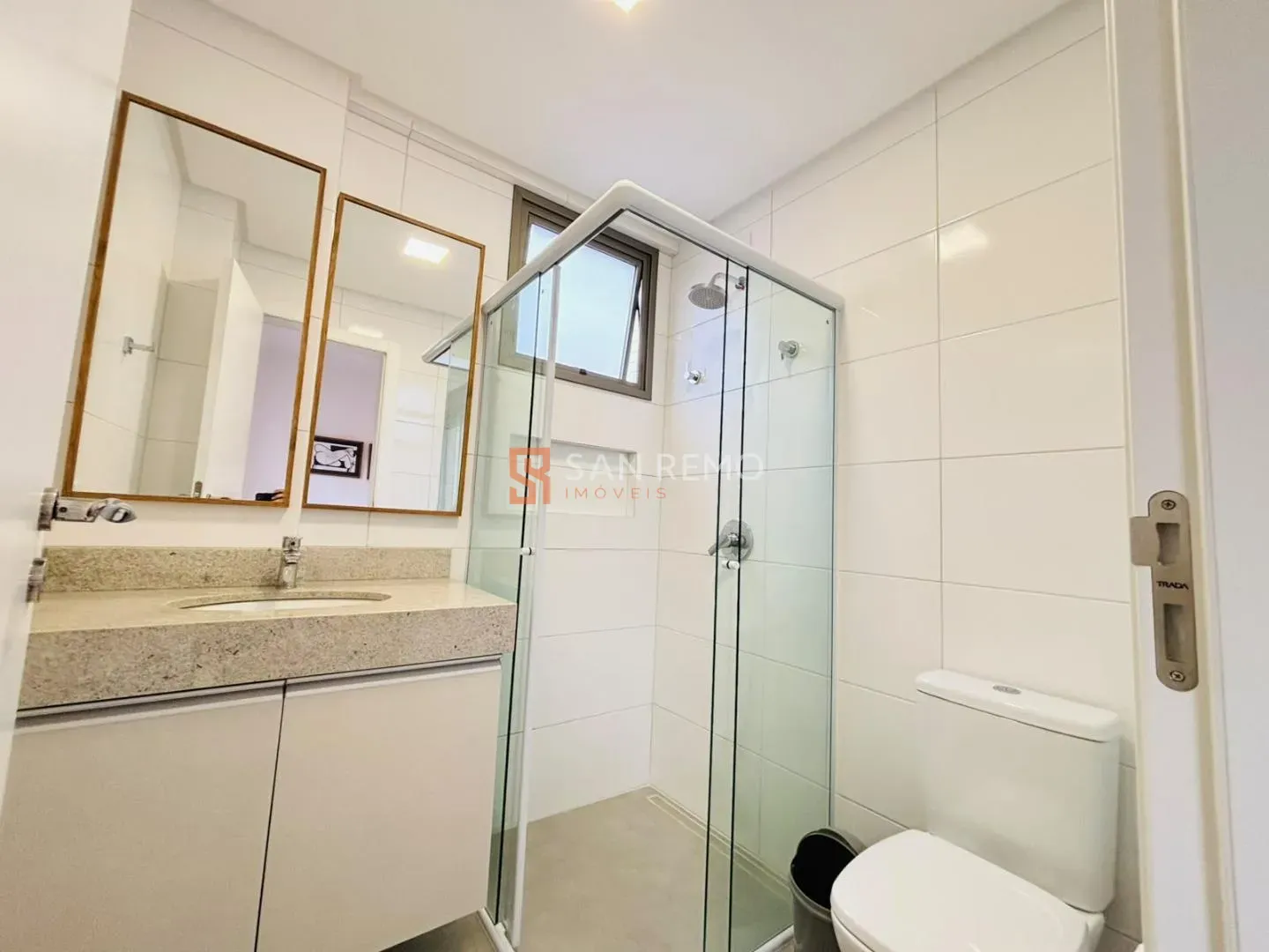 Furnished apartment, 100 m², with floor-to-ceiling windows — photo 25