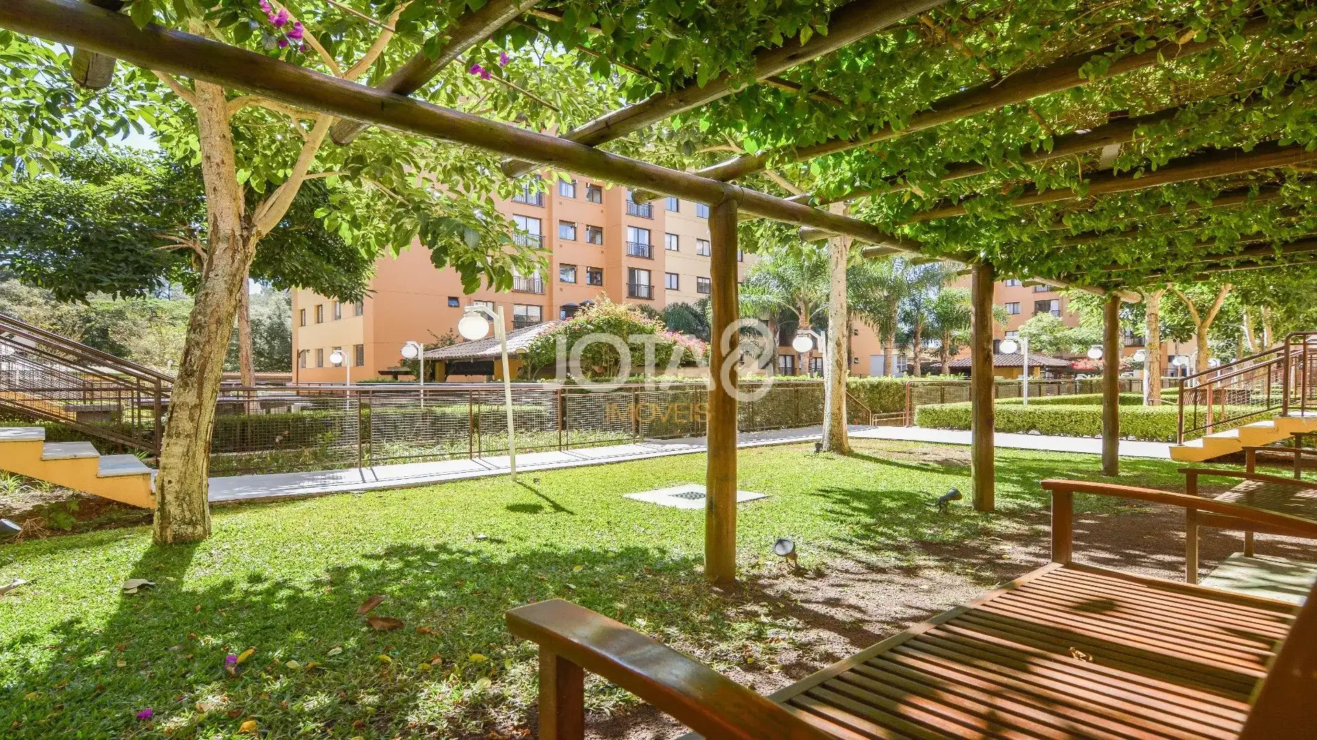 2-bedroom apartment with a washing machine in Curitiba — photo 18