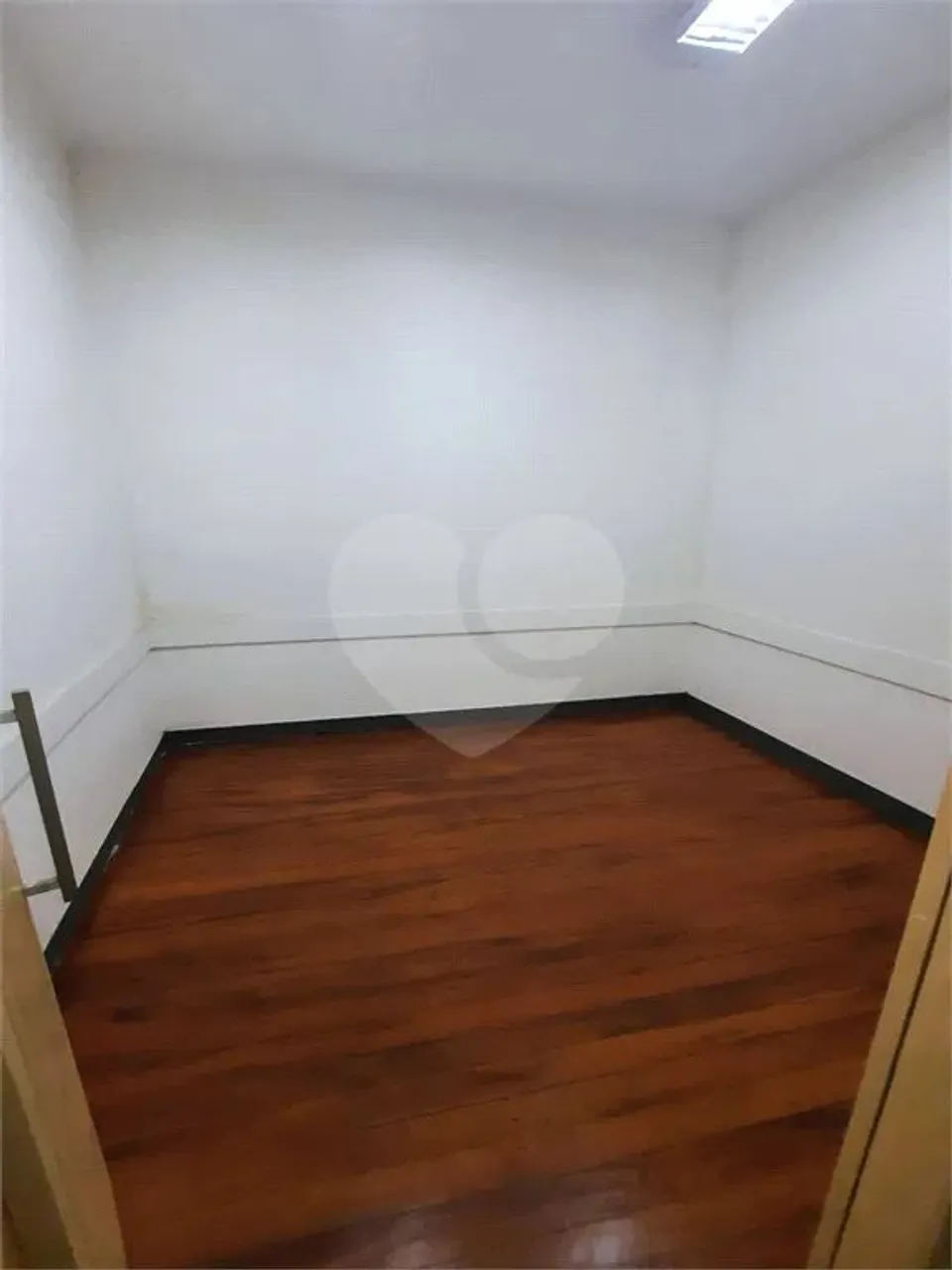 Unfurnished house with 5 bedrooms and 5 bathrooms — photo 3
