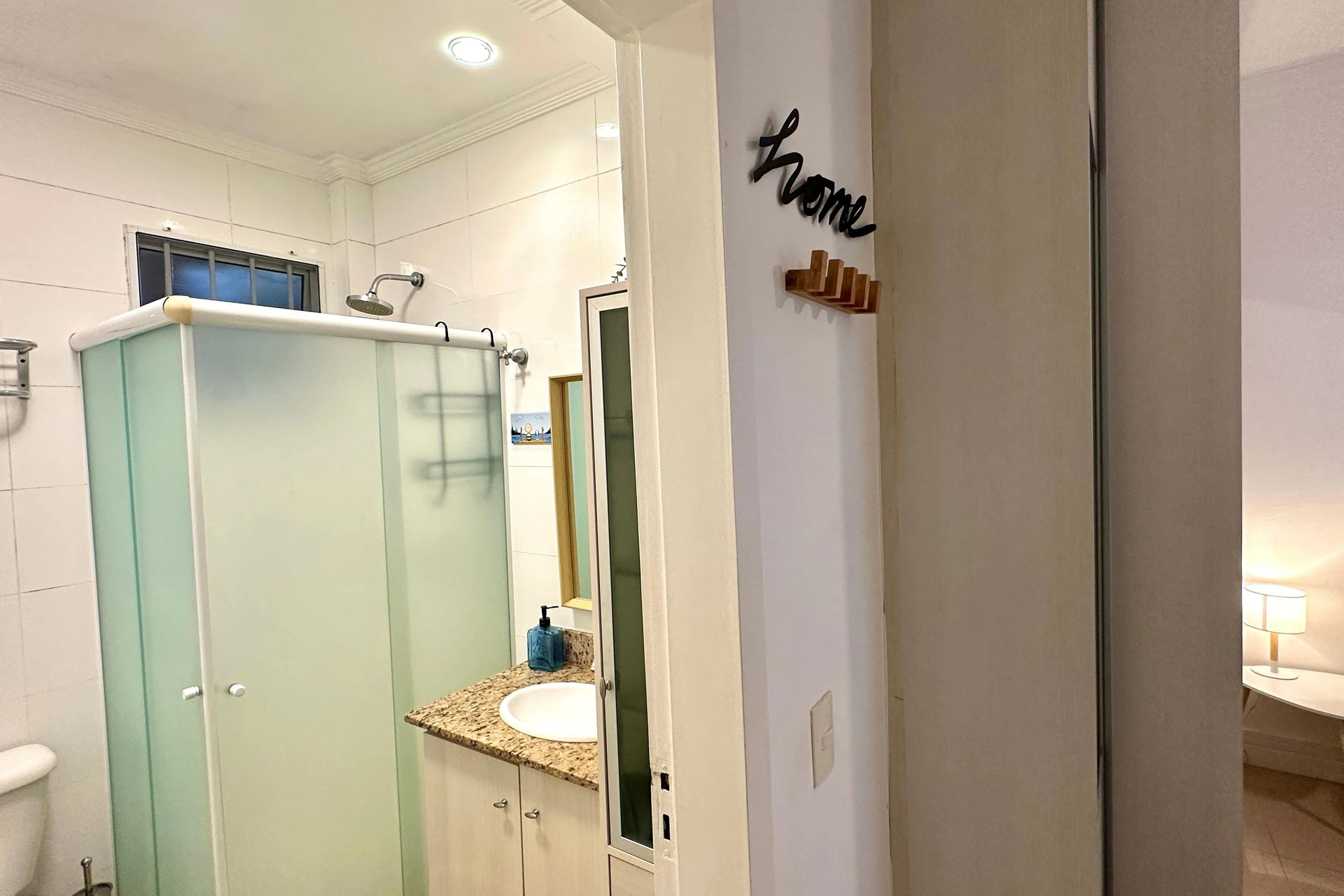 Furnished 2-bedroom apartment with integrated kitchen — photo 12