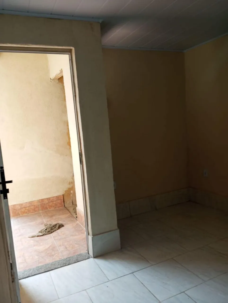 1-bedroom apartment with separate kitchen and parking — photo 4