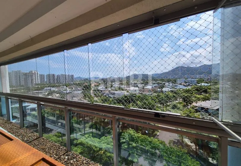 Apartment with 4 bedrooms and a glass balcony — photo 7