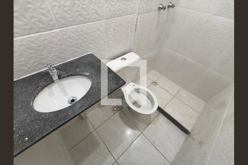 2-bedroom apartment in a building with a gym — photo 28