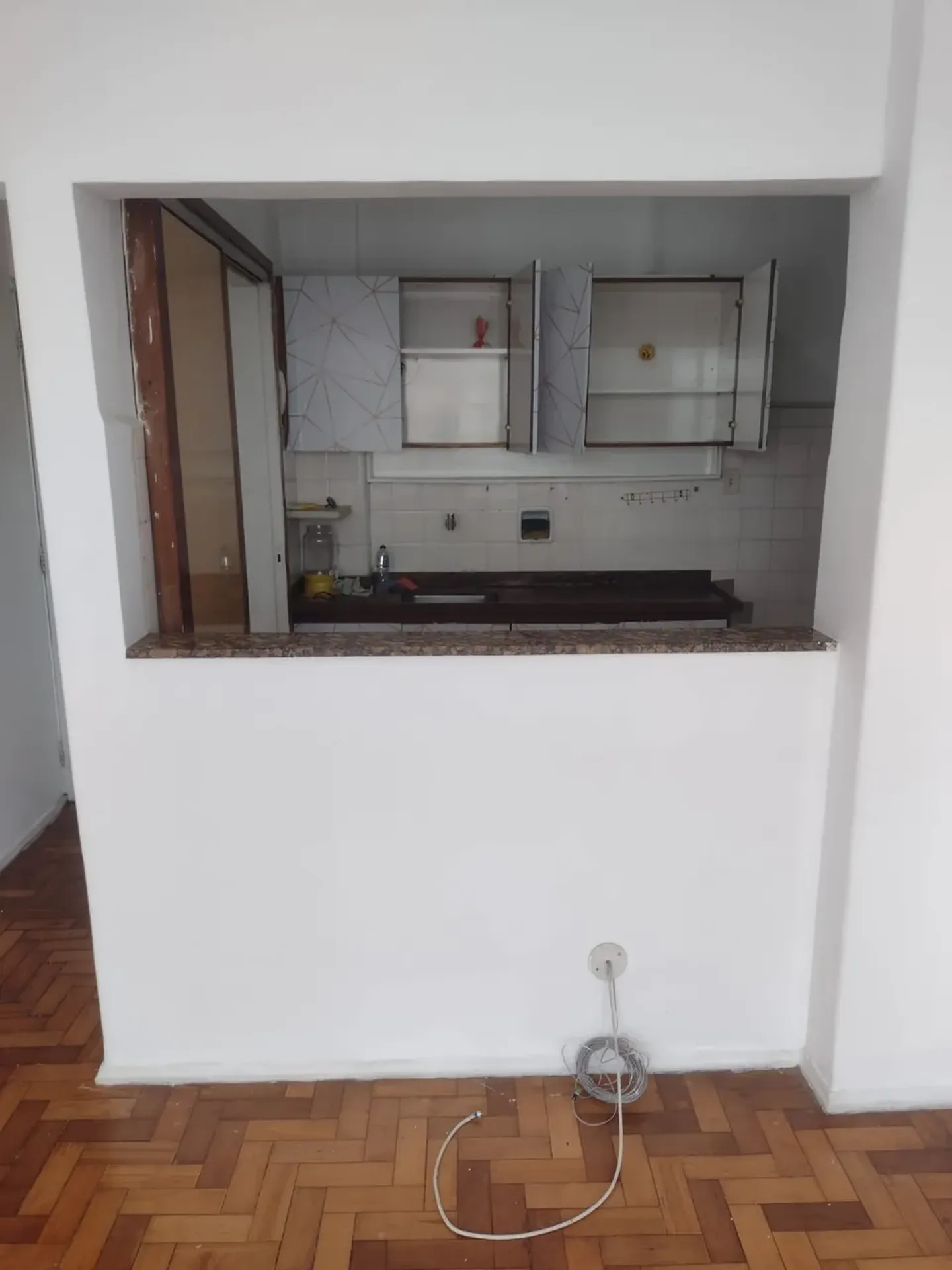 Apartment on the 1st floor with wood or laminate floors — photo 12