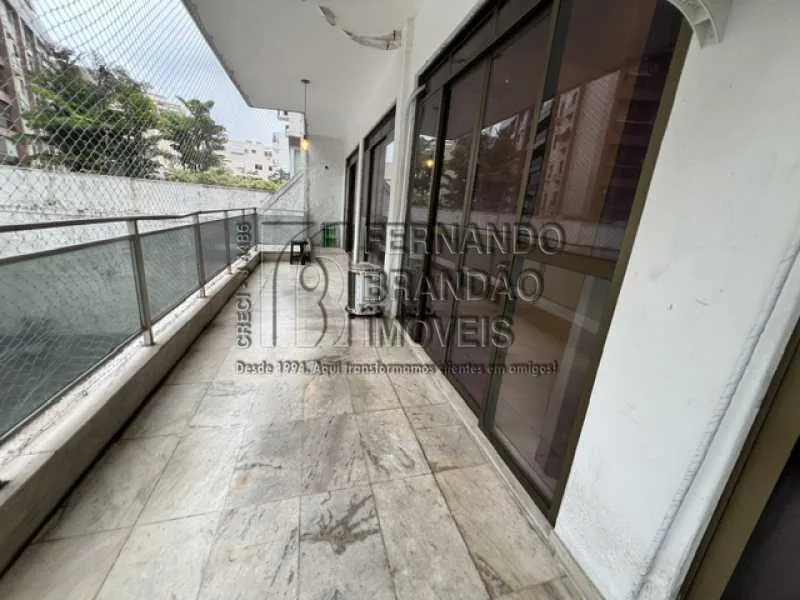 3-bedroom apartment with a home office in Rio de Janeiro — photo 17
