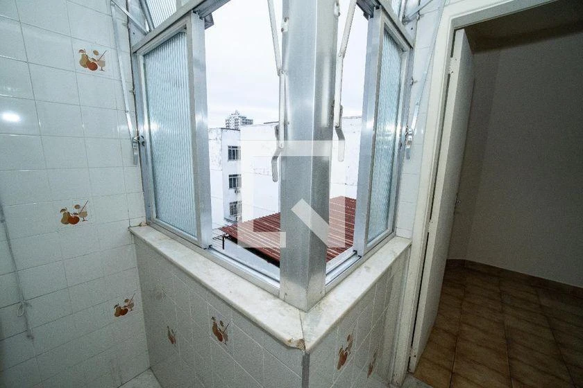 90 m² apartment with a park view and a bathtub — photo 43