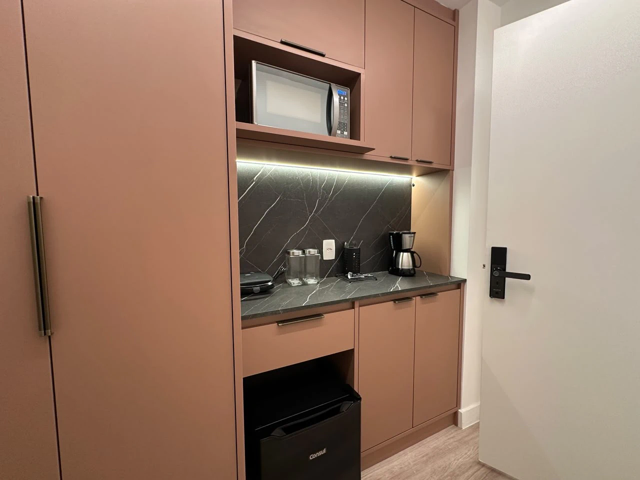 87 m² apartment with a home office and a mountain view — photo 15