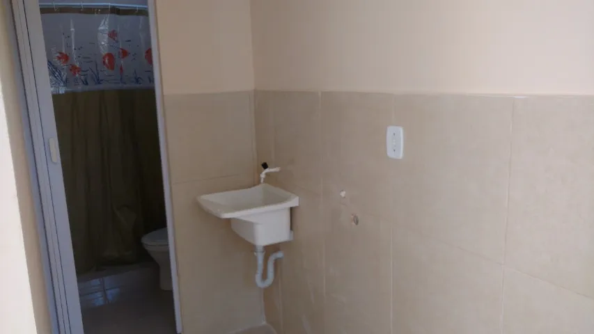 Unfurnished studio kitnet with gas water heater and 1 bath — photo 6