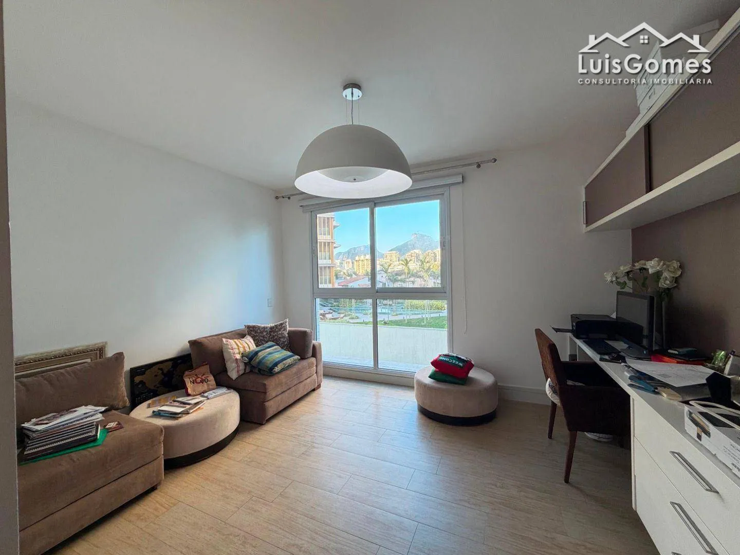 Furnished apartment with 4 bedrooms and 5 bathrooms — photo 29
